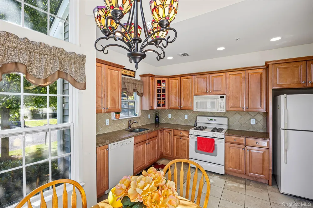 48 Avery Lane Miller Place, NY 11764