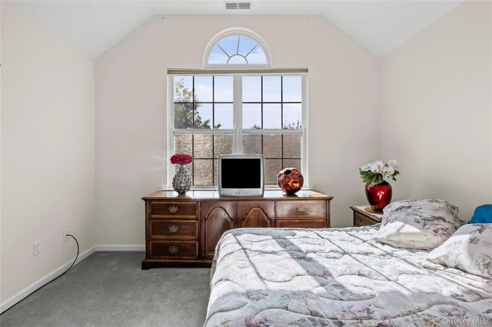 48 Avery Lane Miller Place, NY 11764