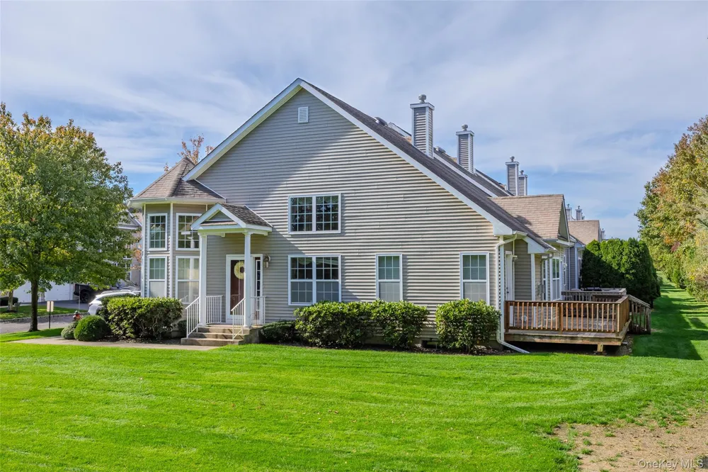 48 Avery Lane Miller Place, NY 11764