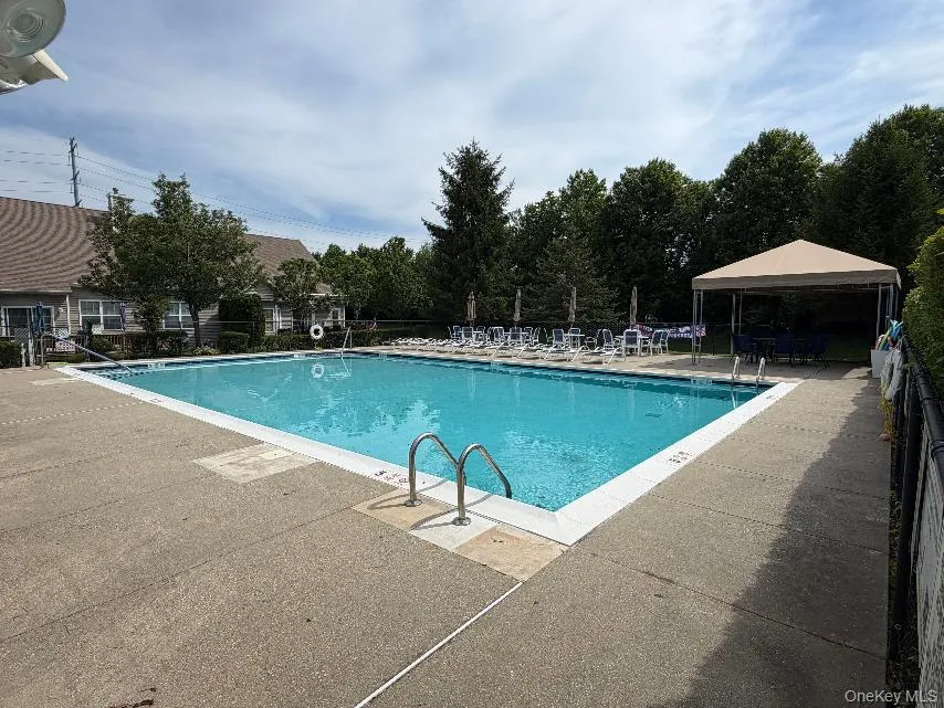 48 Avery Lane Miller Place, NY 11764