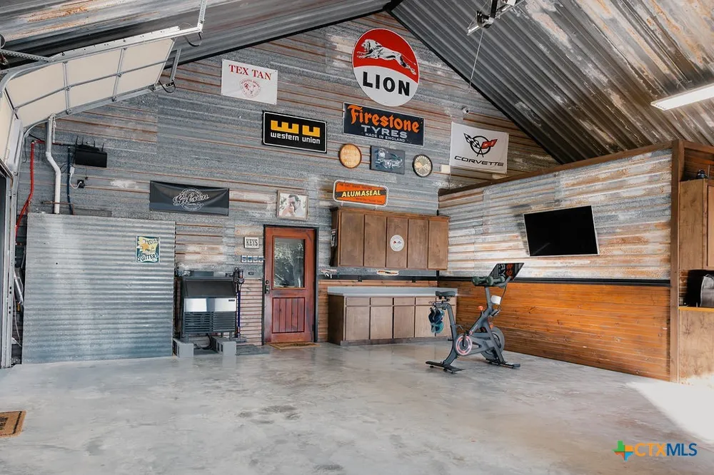 436 Jentry Road Inez, TX 77968