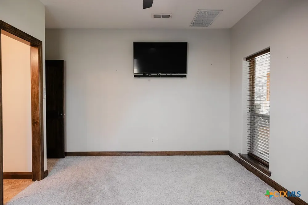 436 Jentry Road Inez, TX 77968