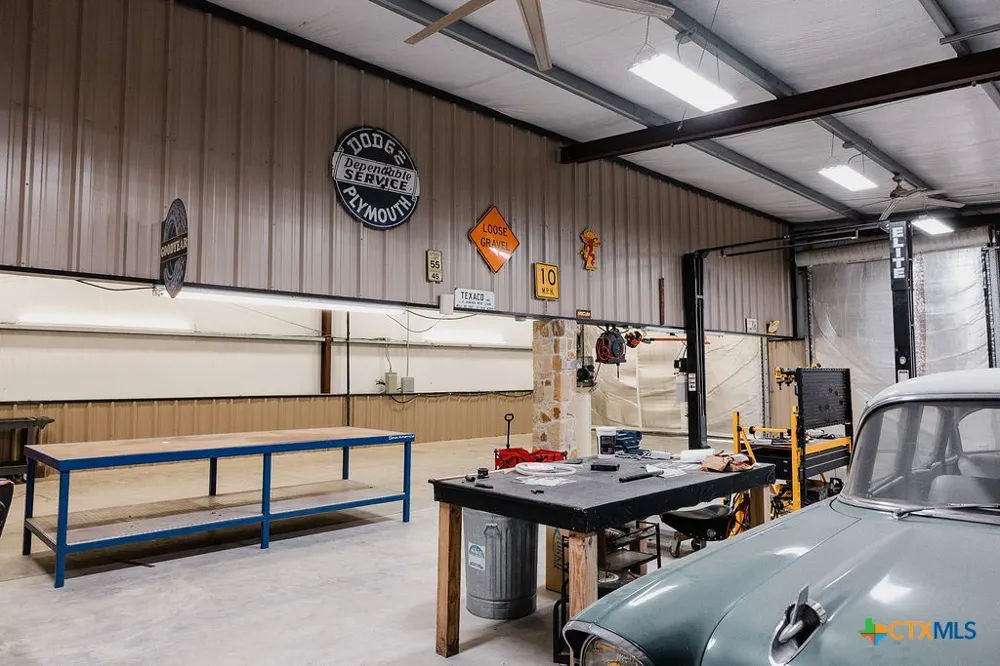 436 Jentry Road Inez, TX 77968