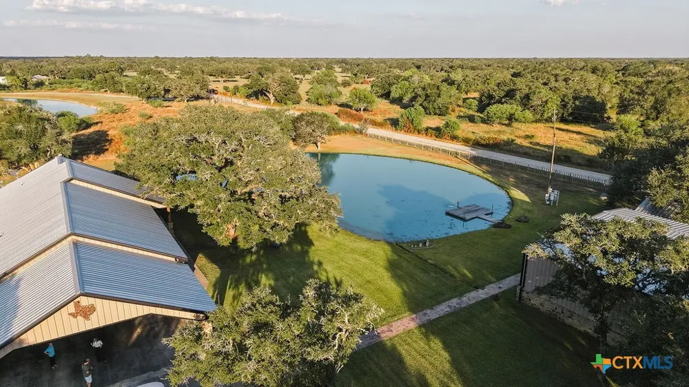 436 Jentry Road Inez, TX 77968