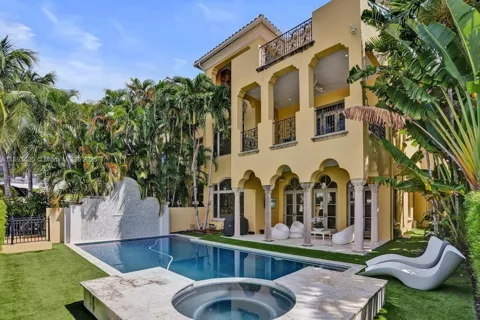 1516 Island Blvd