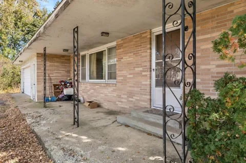 15592 Highway 27