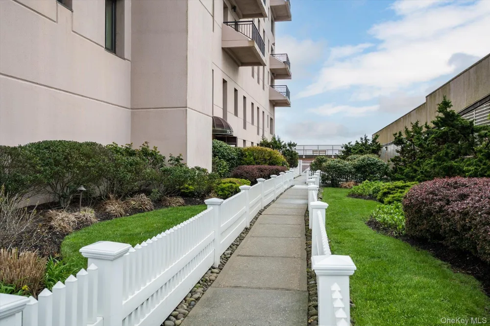 100 W Broadway #7L Long Beach, NY 11561