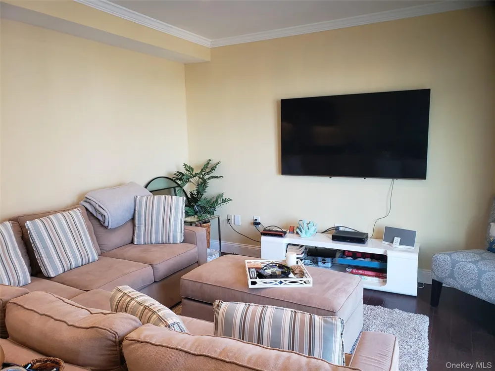 100 W Broadway #7L Long Beach, NY 11561