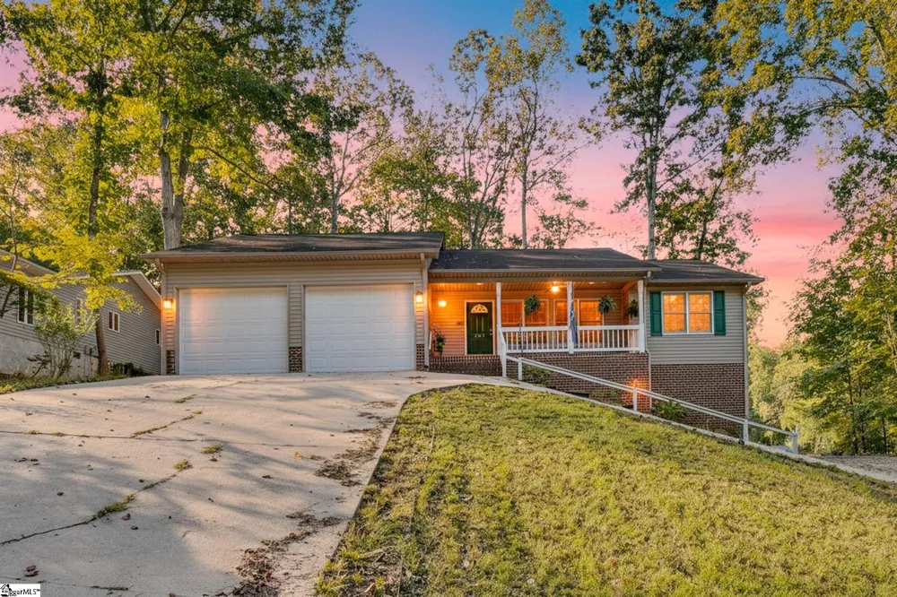 207 Hogan Drive Westminster, SC 29693