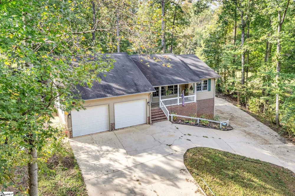 207 Hogan Drive Westminster, SC 29693