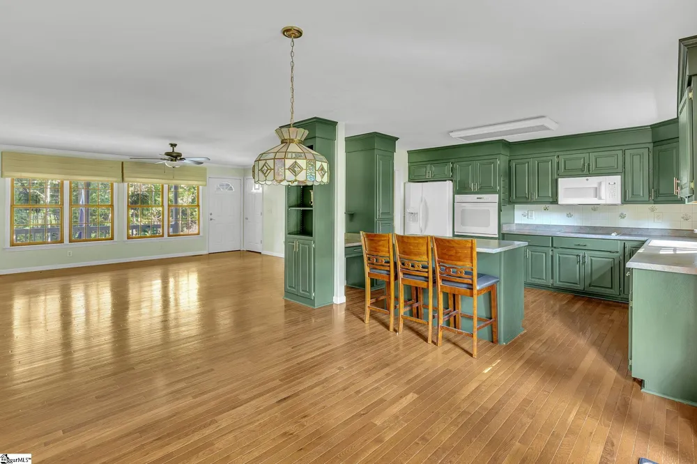 207 Hogan Drive Westminster, SC 29693