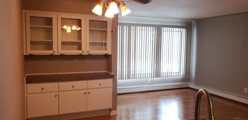 995 Cass Lake Road Waterford Charter Township, MI 48328