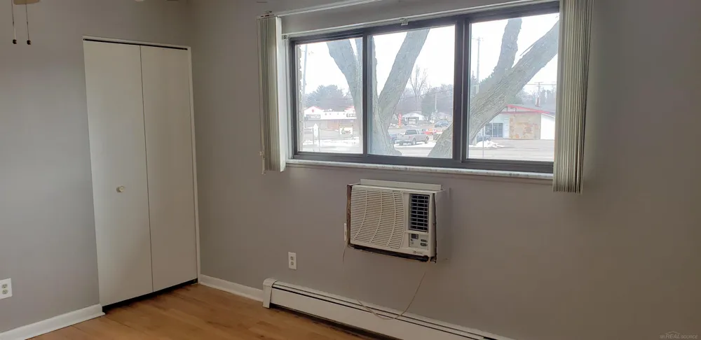 995 Cass Lake Road Waterford Charter Township, MI 48328