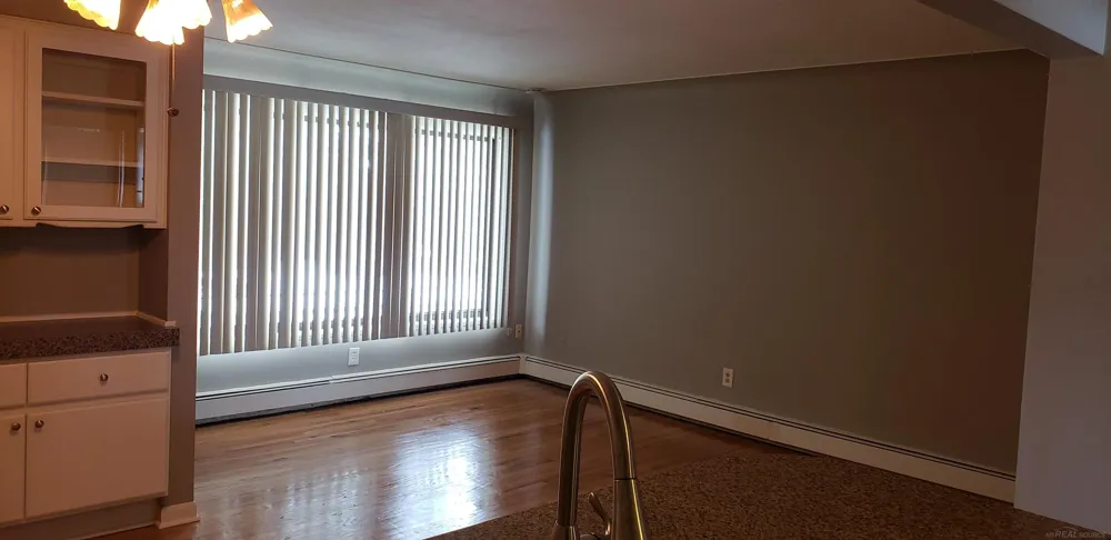 995 Cass Lake Road Waterford Charter Township, MI 48328