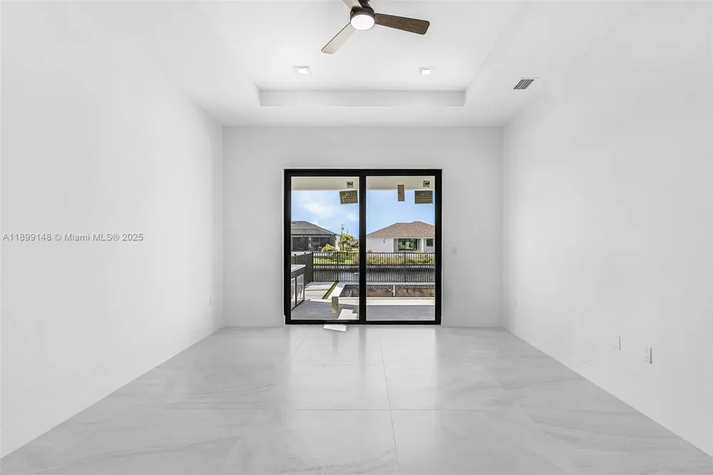 4116 36TH LN Cape Coral, FL 33993