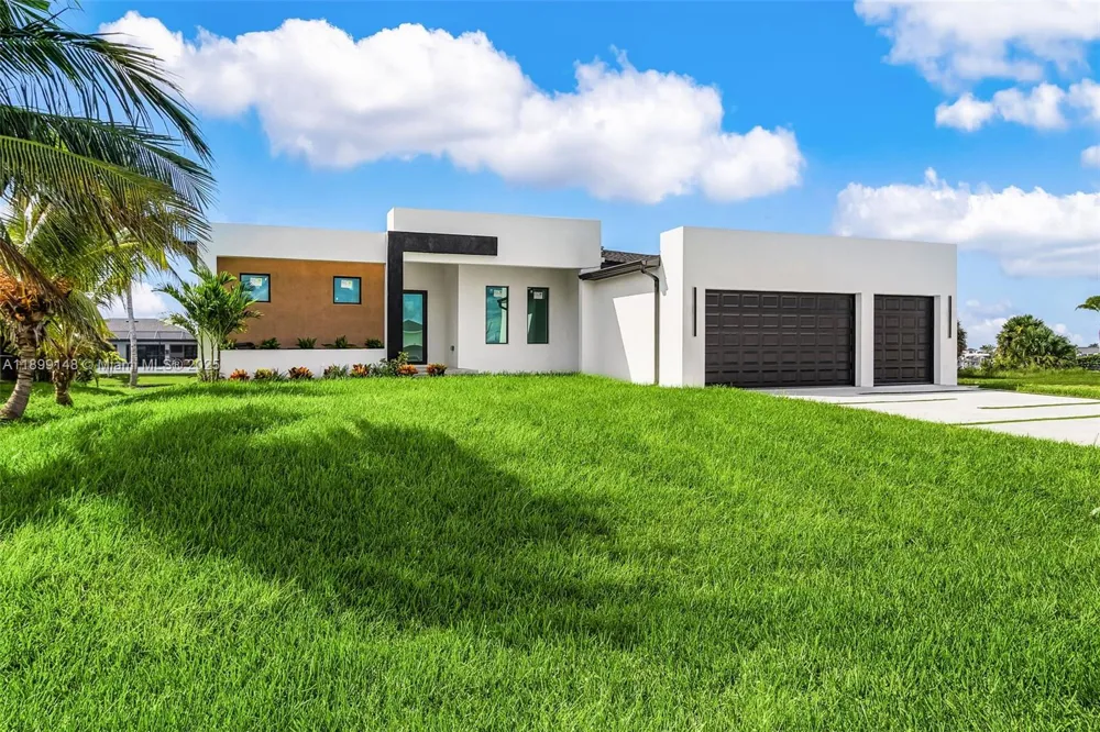 4116 36TH LN Cape Coral, FL 33993