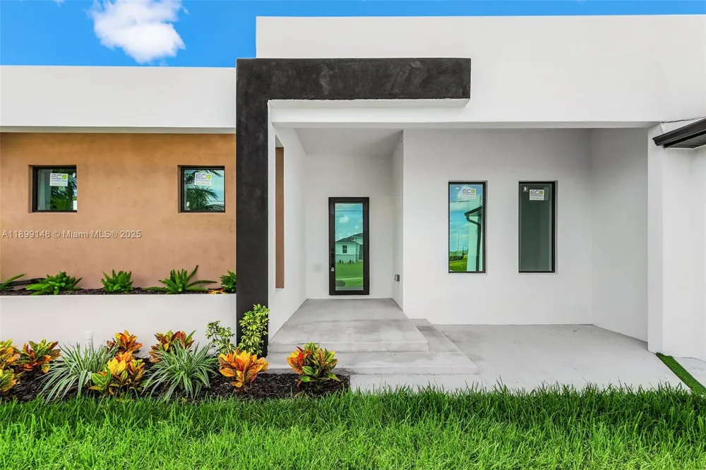 4116 36TH LN Cape Coral, FL 33993