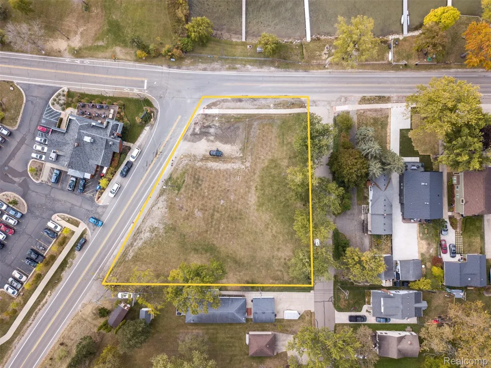 1035 E Walled Lake Drive Walled Lake City, MI 48390