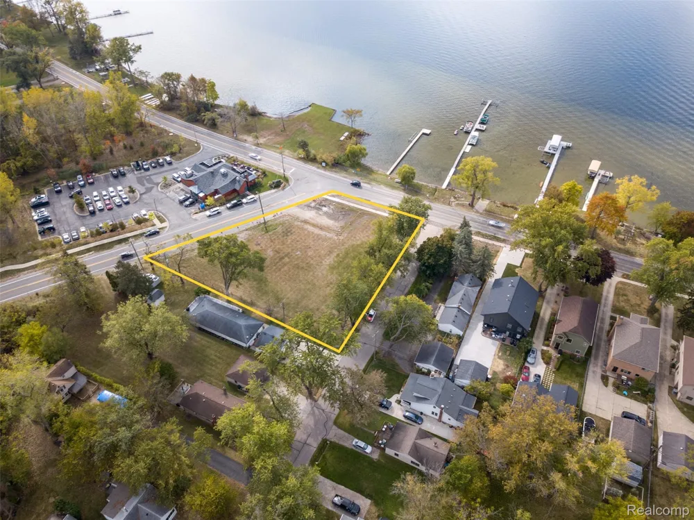 1035 E Walled Lake Drive Walled Lake City, MI 48390