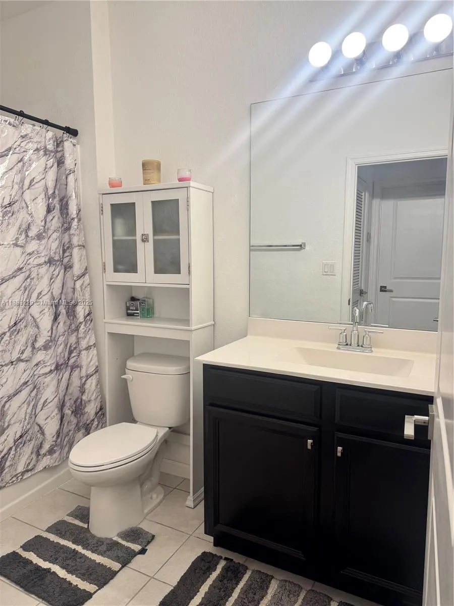 4039 NW 11th St Lauderhill, FL 33313
