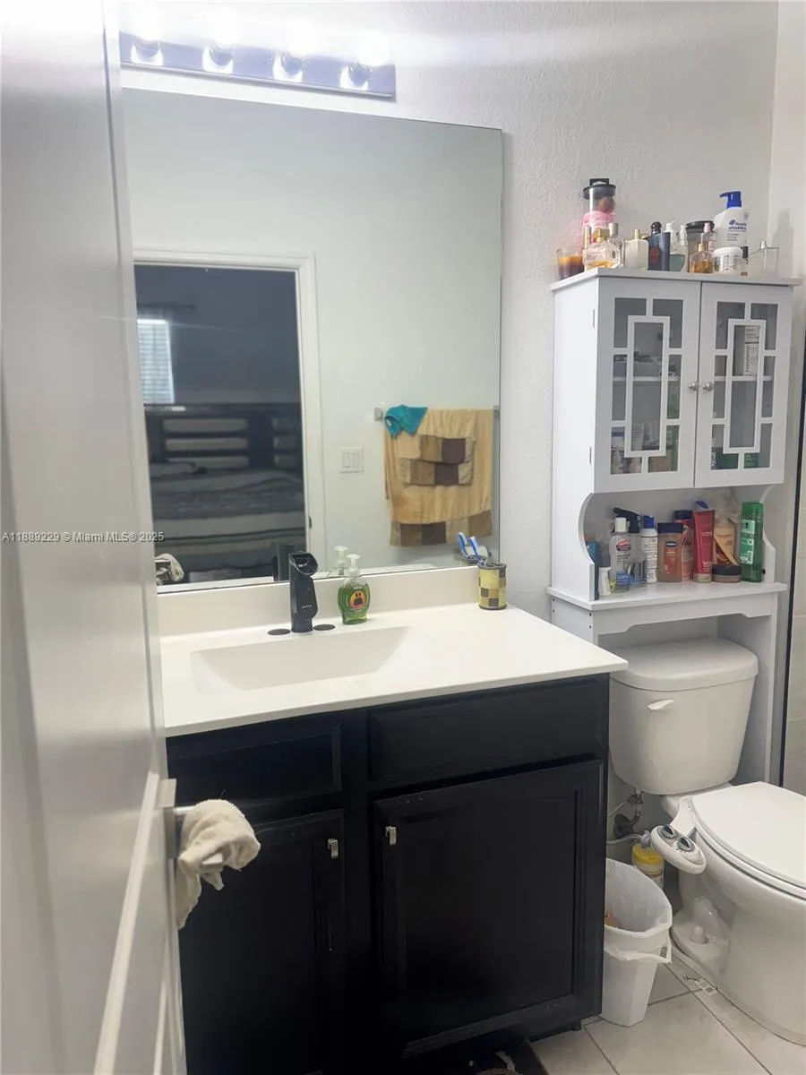 4039 NW 11th St Lauderhill, FL 33313