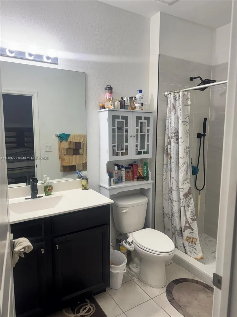 4039 NW 11th St Lauderhill, FL 33313