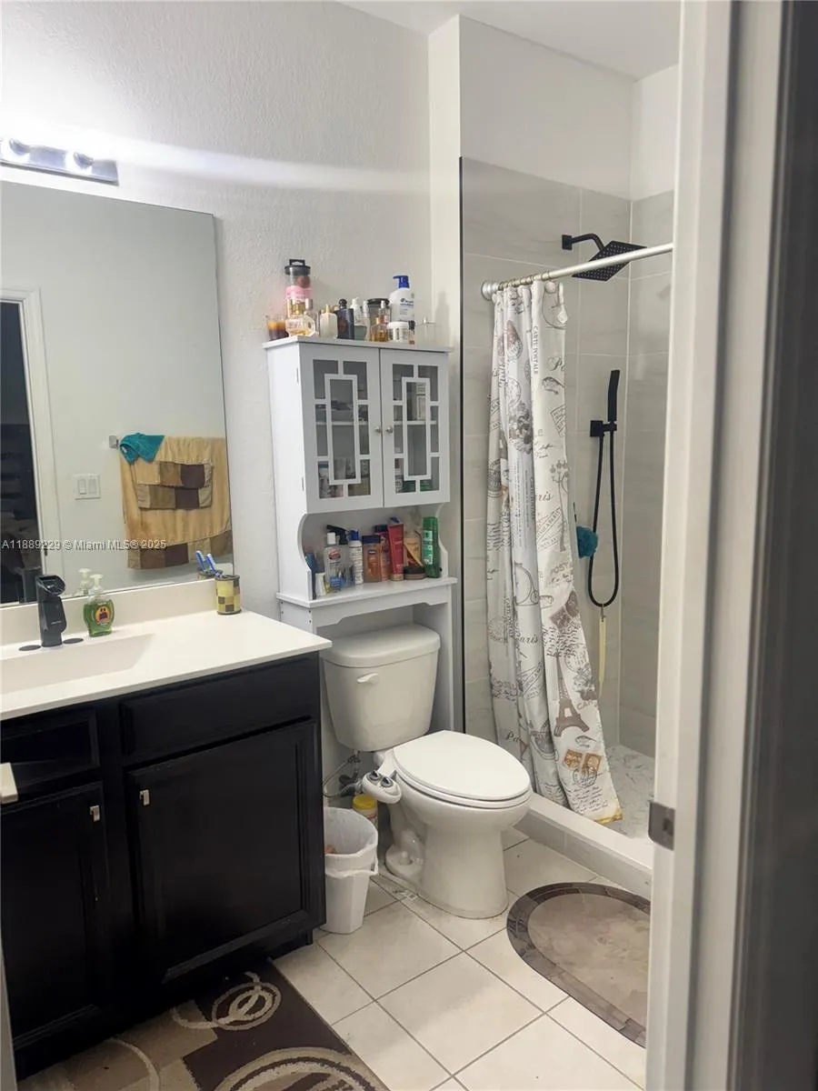 4039 NW 11th St Lauderhill, FL 33313