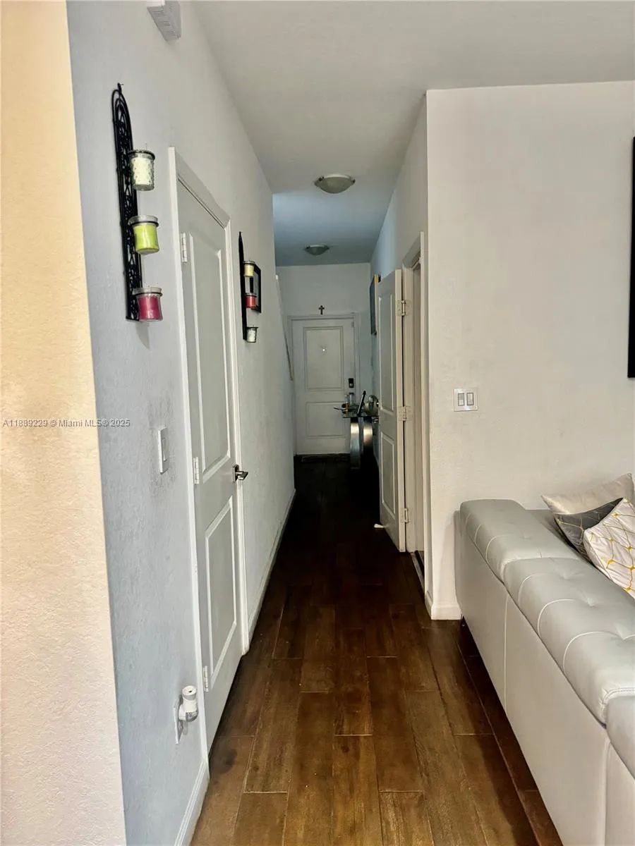 4039 NW 11th St Lauderhill, FL 33313
