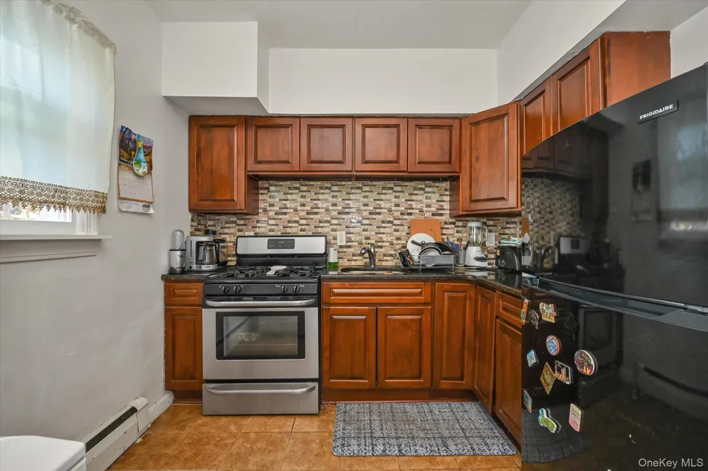 16 E Chestnut Street Central Islip, NY 11722