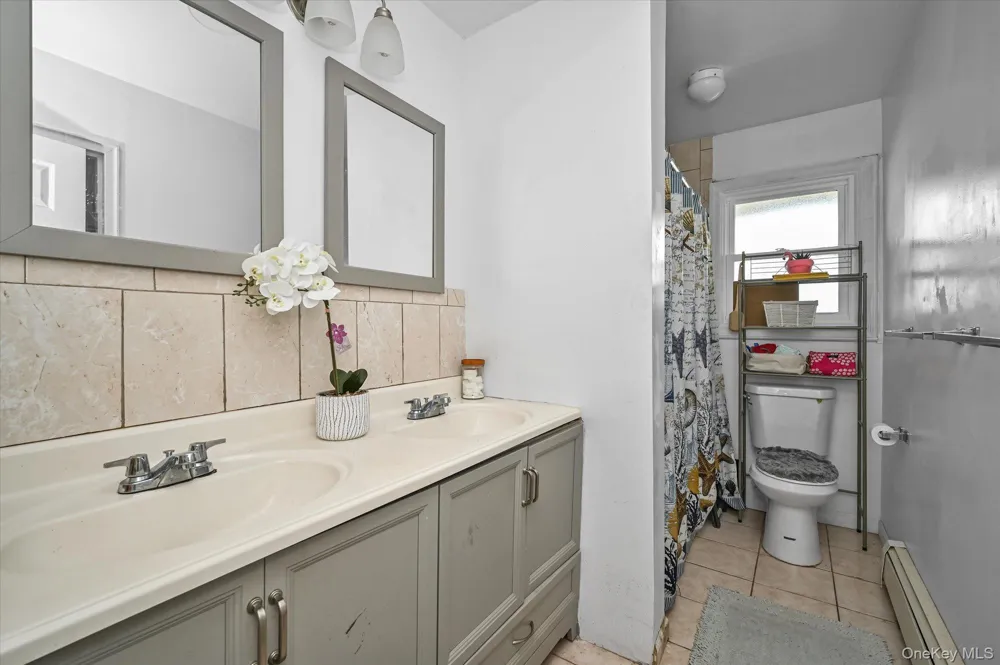 16 E Chestnut Street Central Islip, NY 11722
