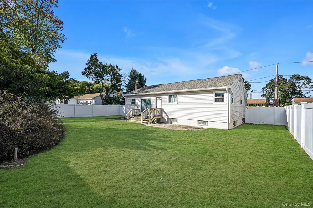 16 E Chestnut Street Central Islip, NY 11722