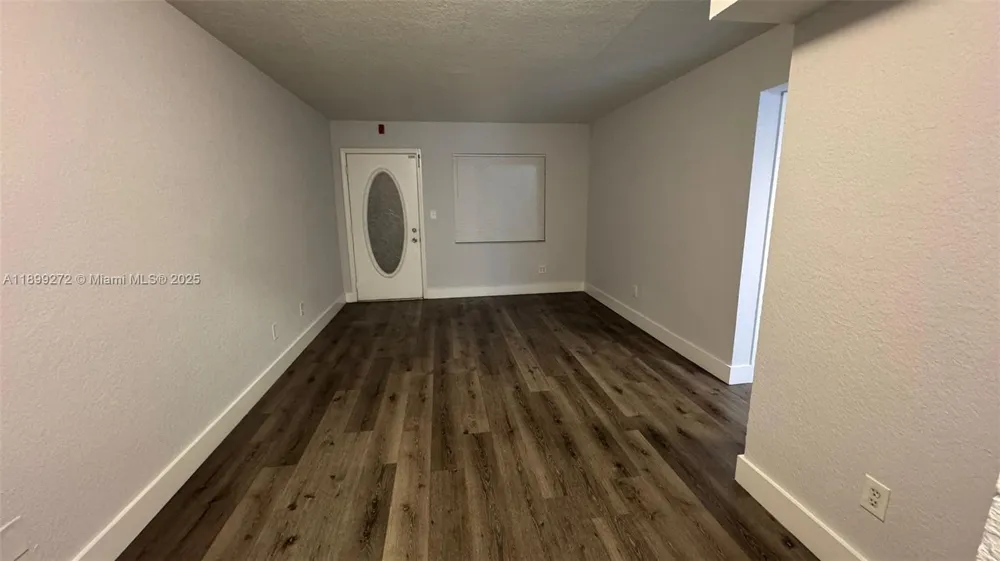 2330 NW 11th St #46 Miami, FL 33125
