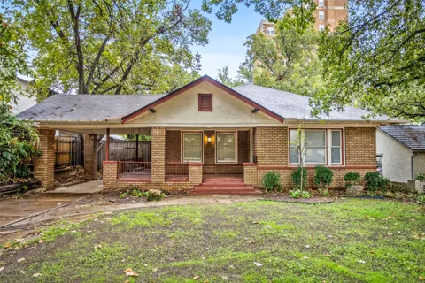 2303 Mistletoe Drive