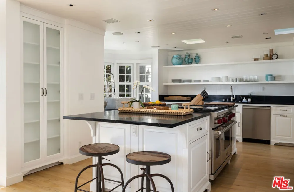 571 Sand Point Road Carpinteria, CA 93013