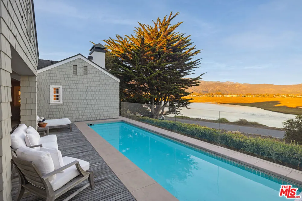 571 Sand Point Road Carpinteria, CA 93013