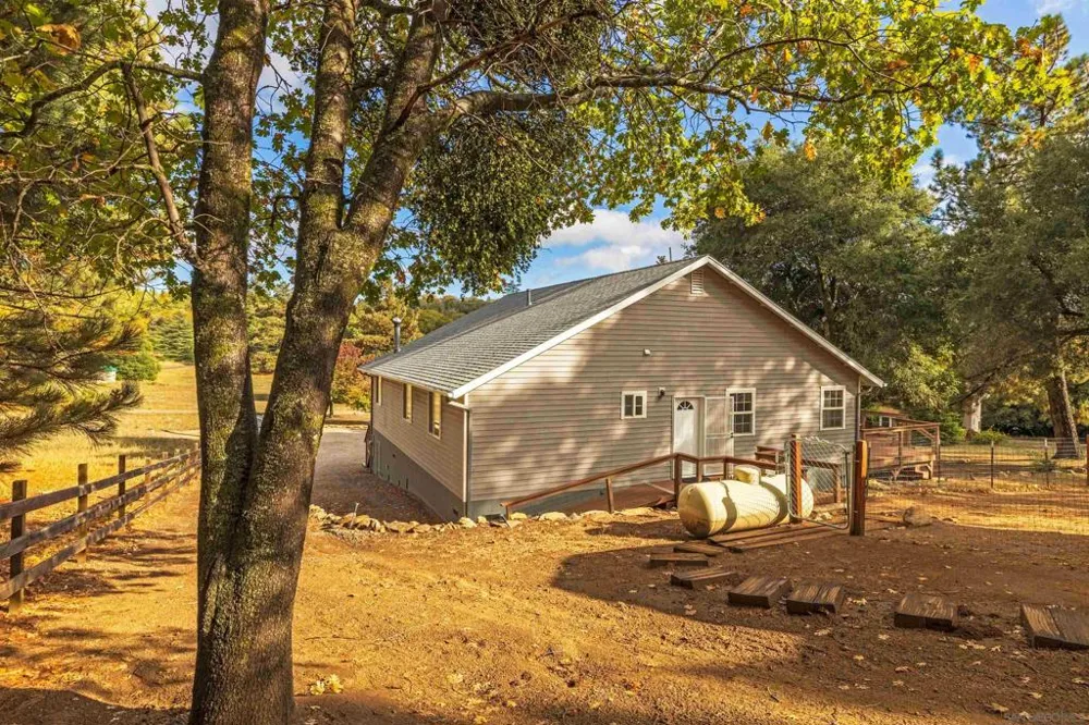 4074 La Tenaja Trail Julian, CA 92036