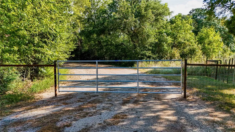 High Crossing Road Smithville, TX 78957