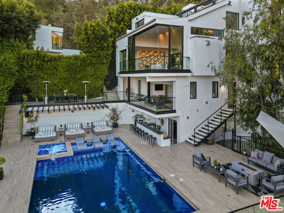8514 Franklin Avenue Los Angeles, CA 90069