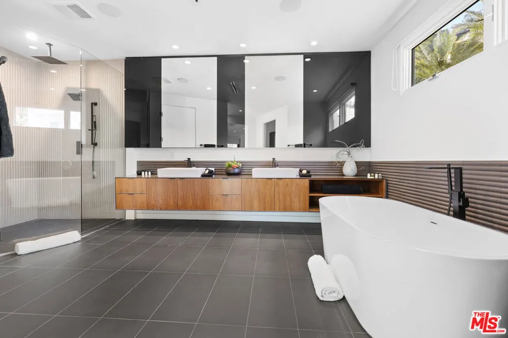 8514 Franklin Avenue Los Angeles, CA 90069