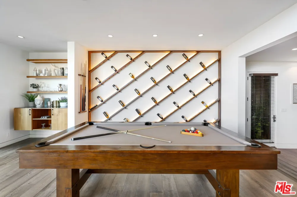 8514 Franklin Avenue Los Angeles, CA 90069