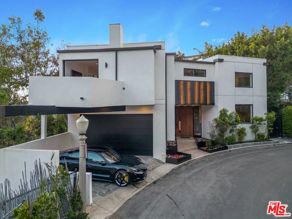 8514 Franklin Avenue Los Angeles, CA 90069