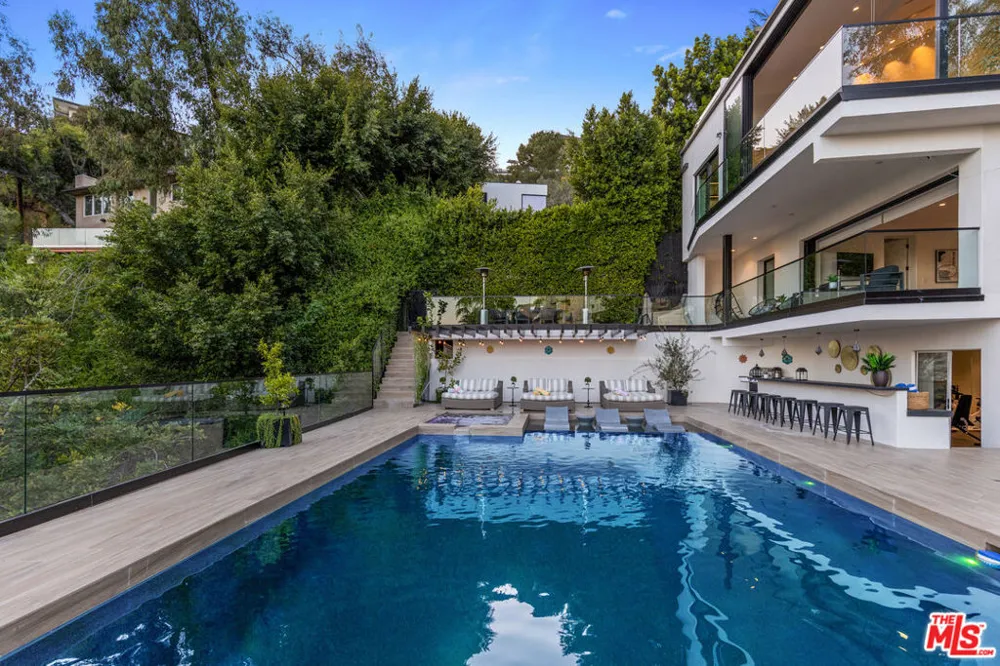 8514 Franklin Avenue Los Angeles, CA 90069