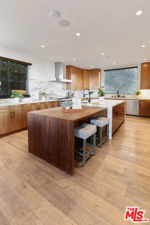 8514 Franklin Avenue Los Angeles, CA 90069