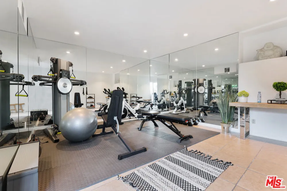 8514 Franklin Avenue Los Angeles, CA 90069