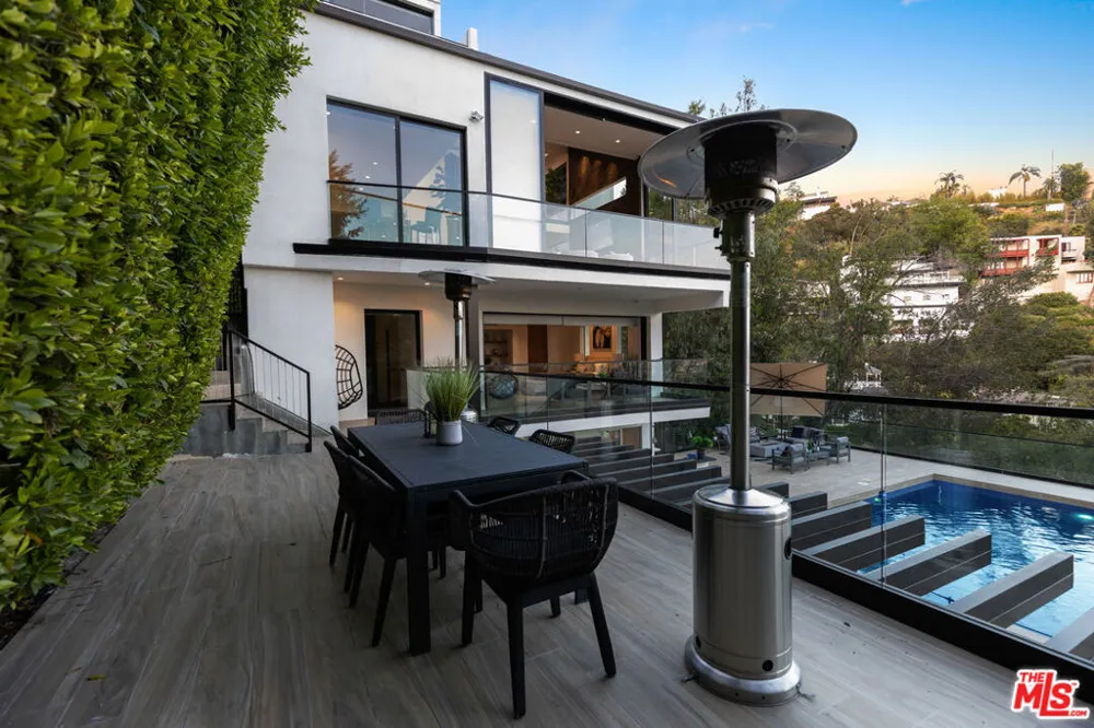 8514 Franklin Avenue Los Angeles, CA 90069