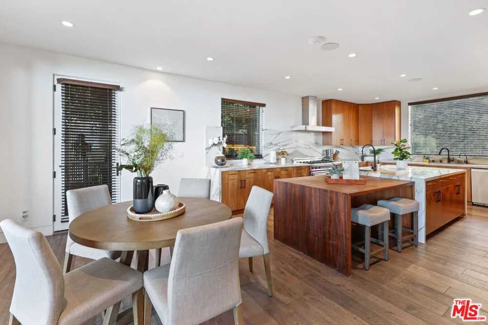 8514 Franklin Avenue Los Angeles, CA 90069