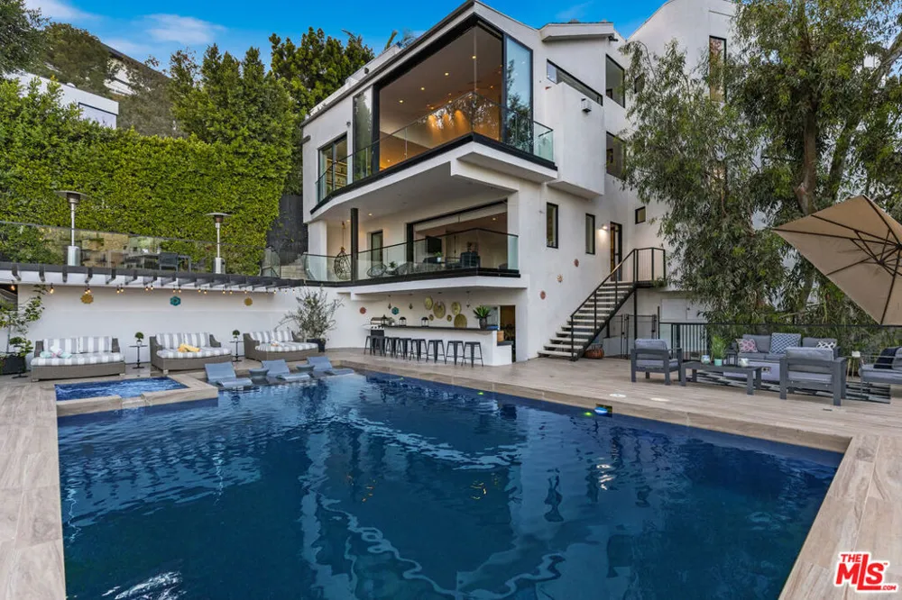 8514 Franklin Avenue Los Angeles, CA 90069