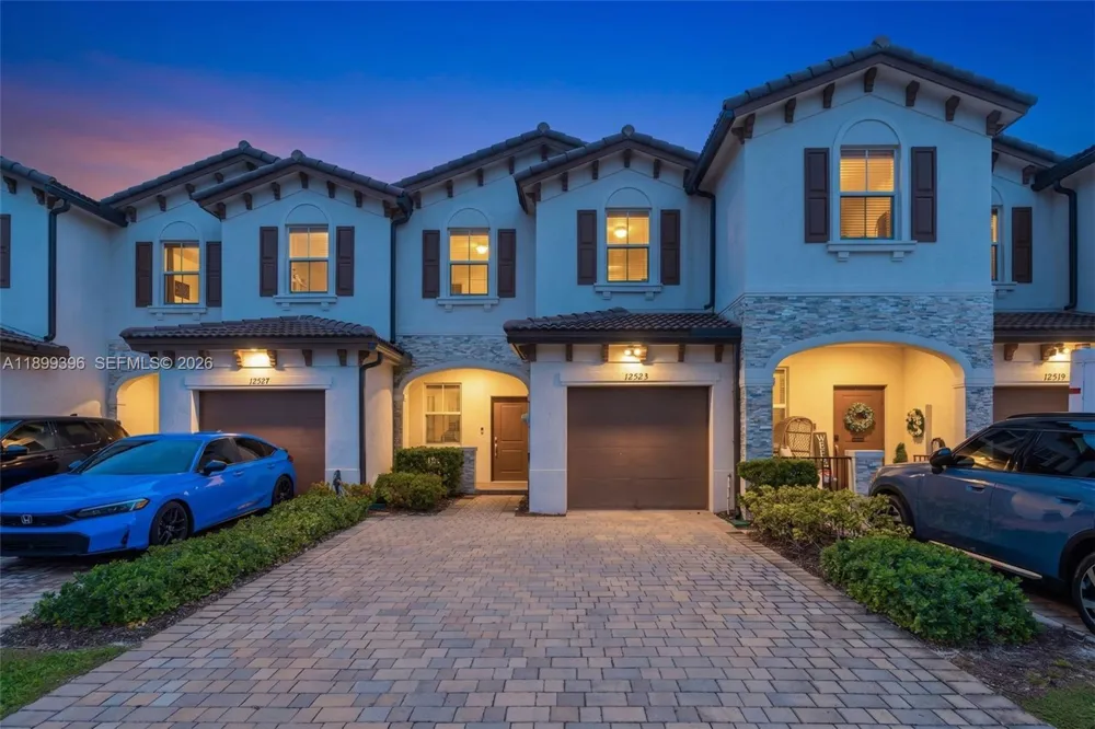 12523 NW 24th Ave Miami, FL 33167