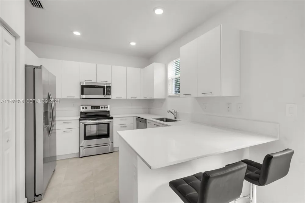 12523 NW 24th Ave Miami, FL 33167