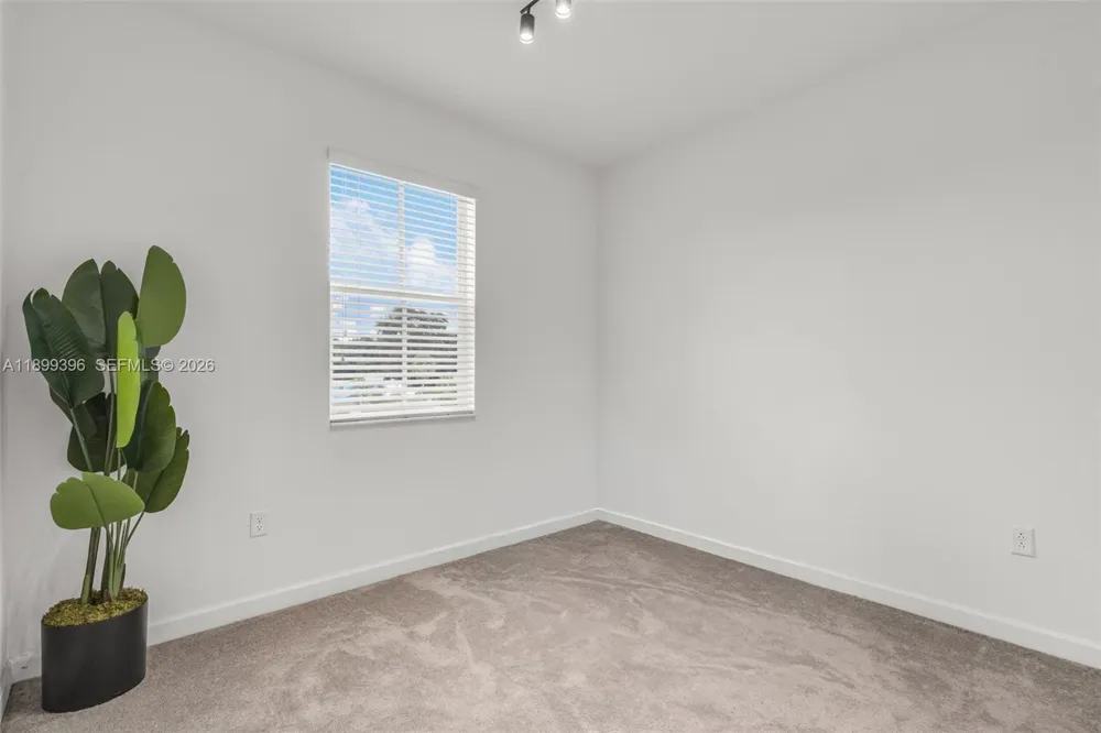 12523 NW 24th Ave Miami, FL 33167